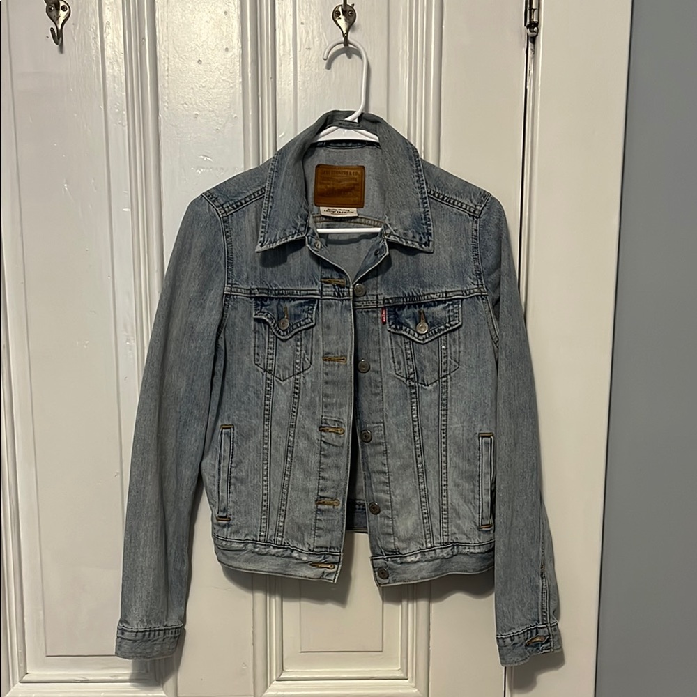 Levi's Women's Light Blue Denim Jacket M